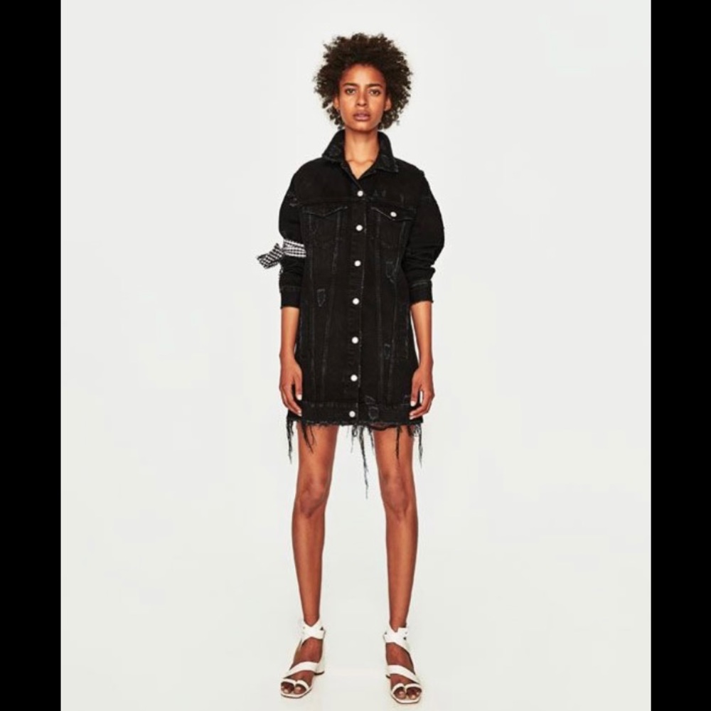 Zara Trafaluc Denimwear Size Medium Black Distressed Longline Denim Jacket